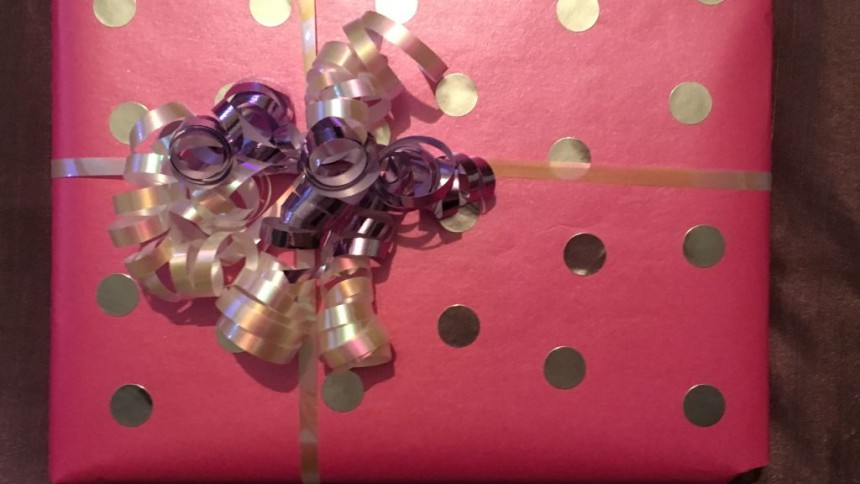 use small pack labels on your presents