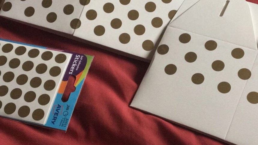 small pack dots for decorations