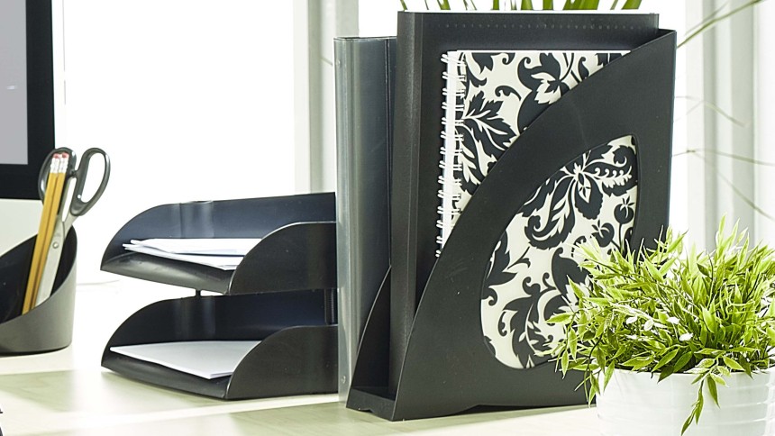 Avery Magazine Racks