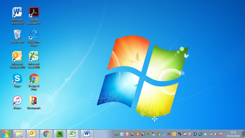 Computer Desktop showing Avery Design & Print icon