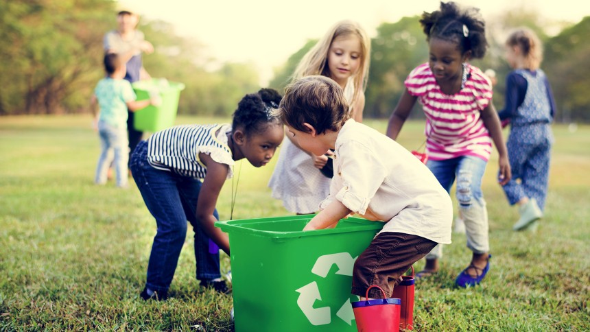 Avery Green Month 2021_children recycling