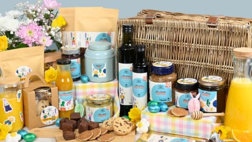 Hamper with food products Hamper with food products