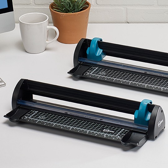 Compact trimmers