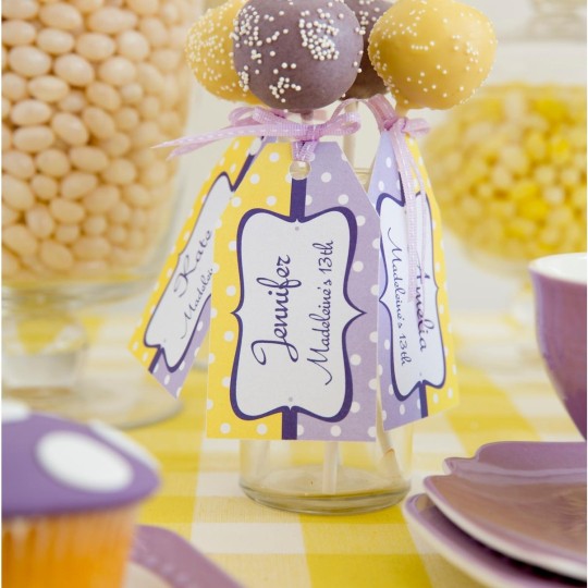 Gift tags party favours