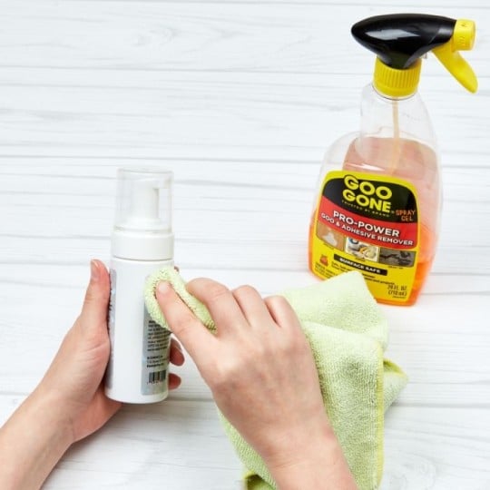 Label remover to remove labels