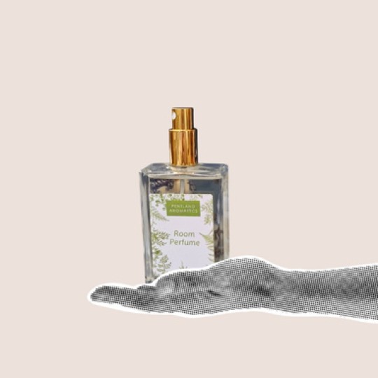 Pentland Aromatics hand