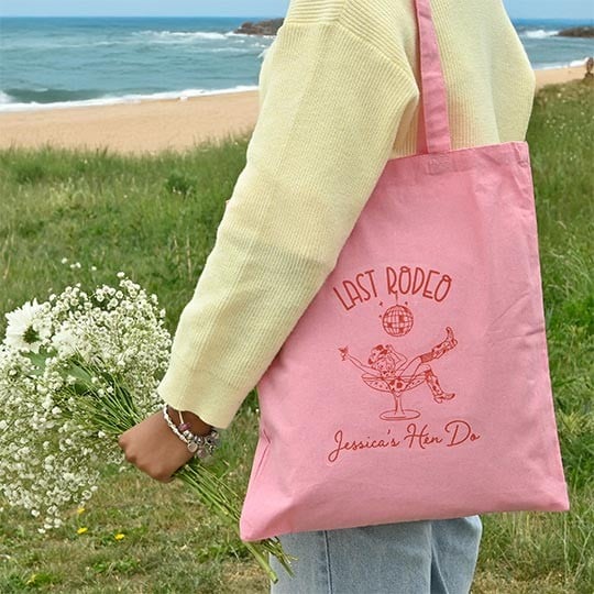 Tote bag with personalised design using fabric transfer paper