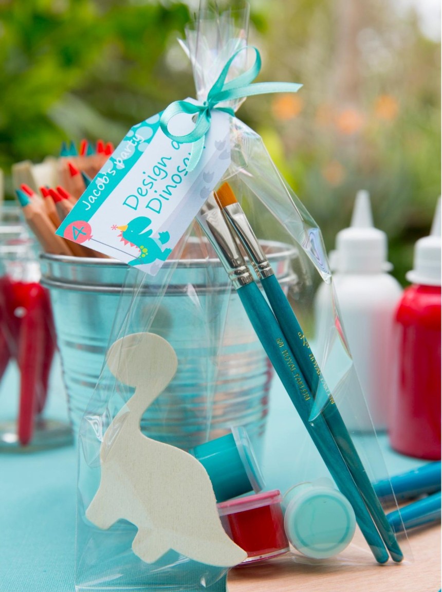 Gift tags party favours