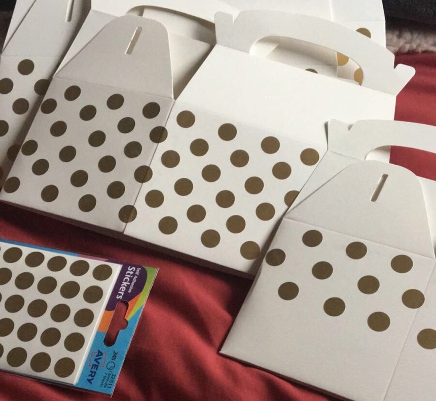 small pack dots for decorations