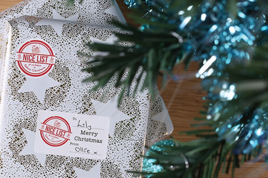 Avery ACNLS01 Christmas Nice List Gift Sticker Set