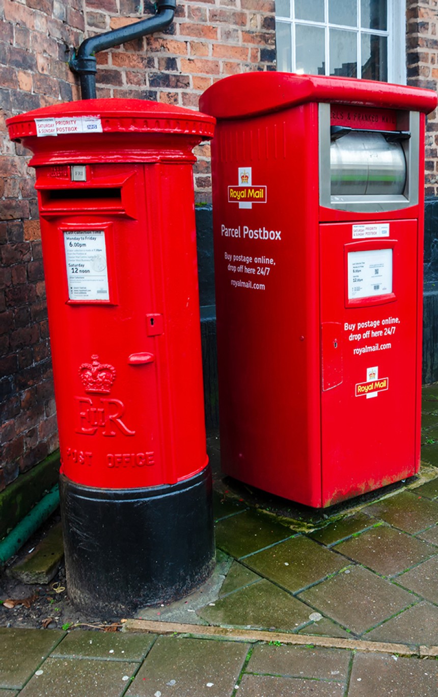Royal Mail Click & Drop | Shipping Labels | Avery