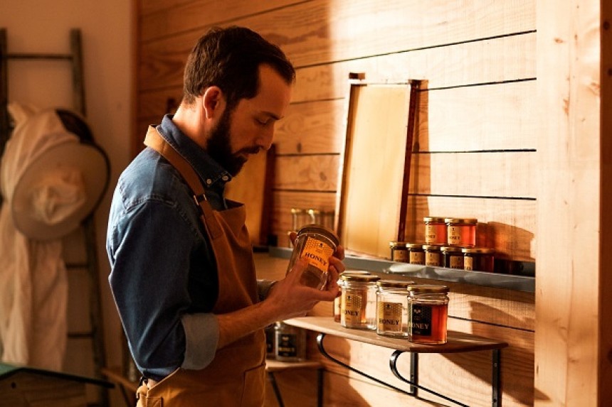Square honey labels