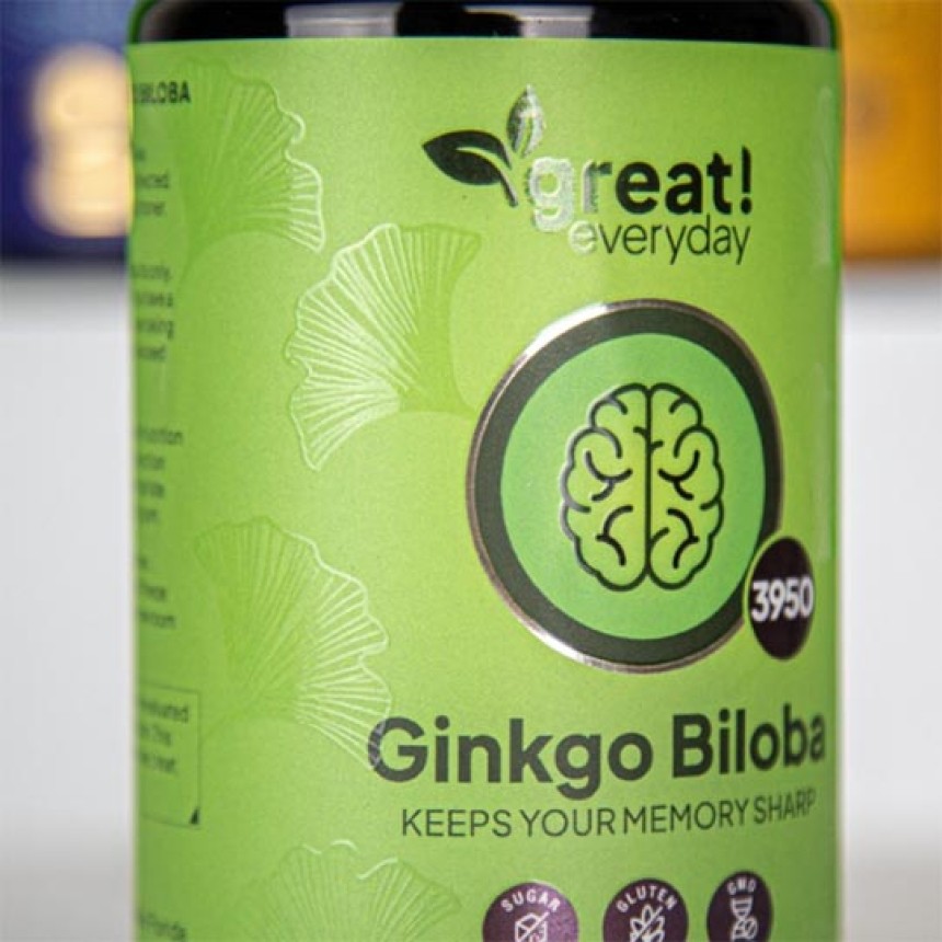 Digital gold or silver foil plus digital spot varnish on label