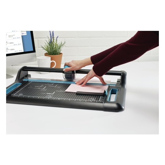 Avery Precision A2 Trimmer 30 Sheet Capacity P640